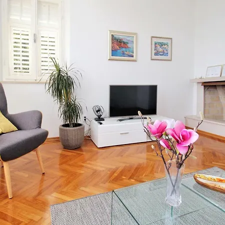 Figurin Apartmán *